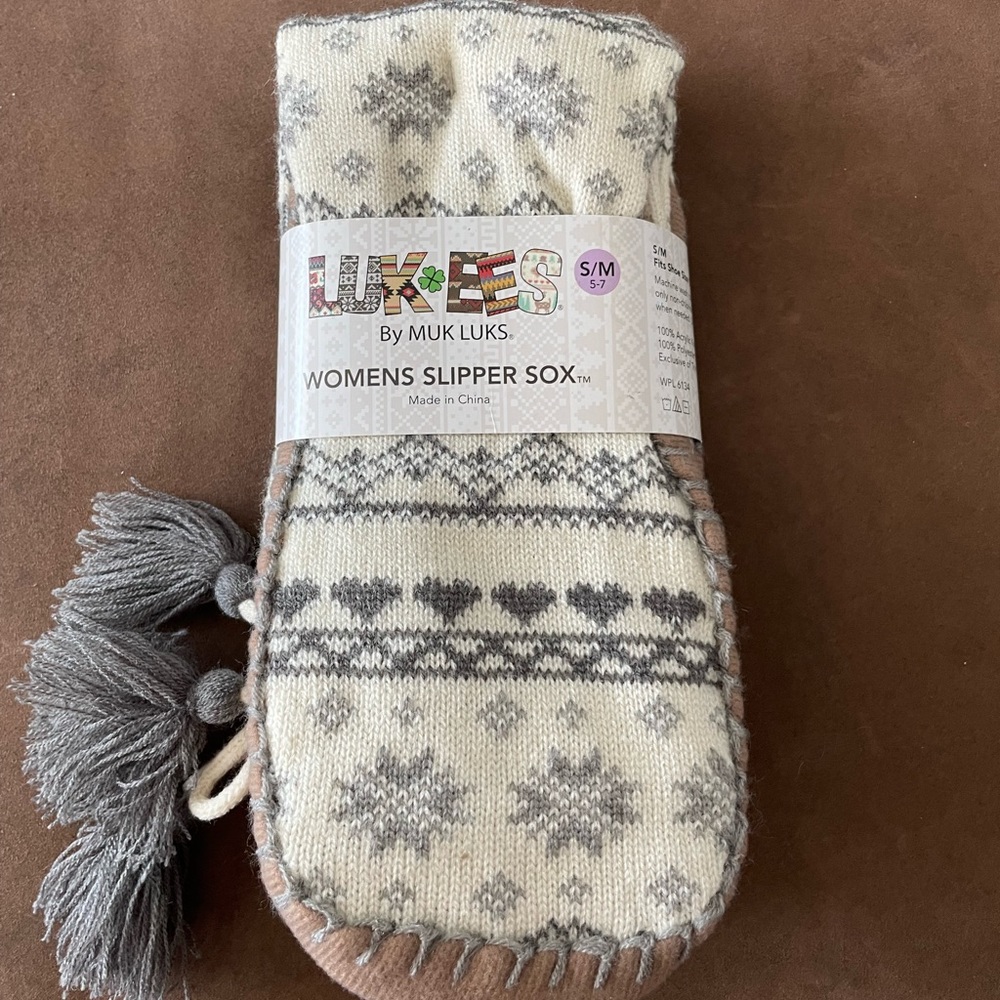 Lukees by Muk Luks. Womens slipper Sox. Size 5-7. S/M